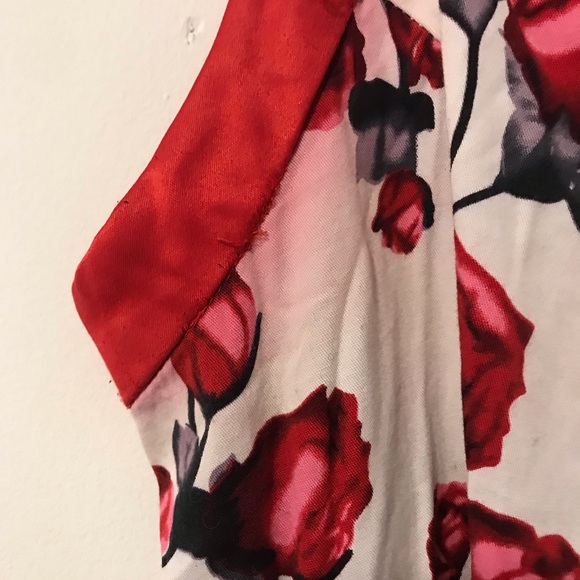 Roses dress - Picture 2 of 5